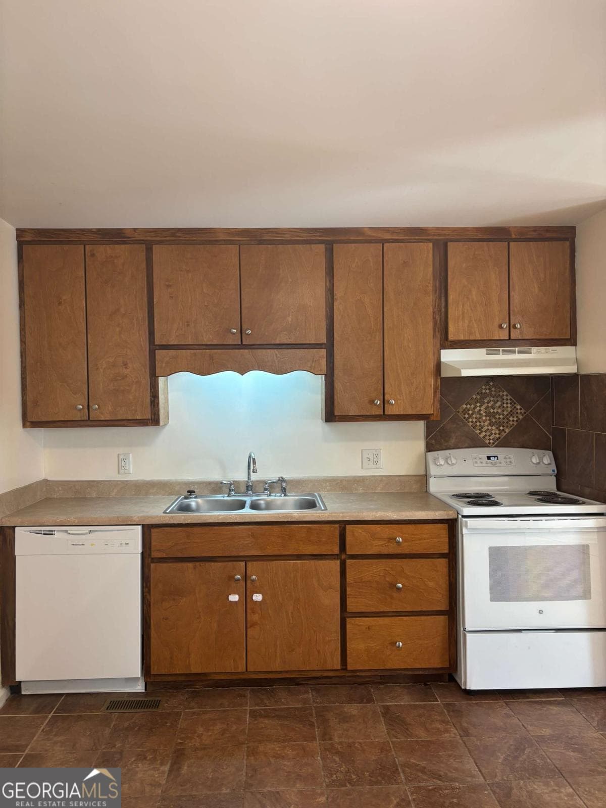2 bedroom, 1 bathroom, 818 sq ft single family residence for rent at 150 Magnolia Street, Athens, GA 30606 for $1,600 a month — photo 4