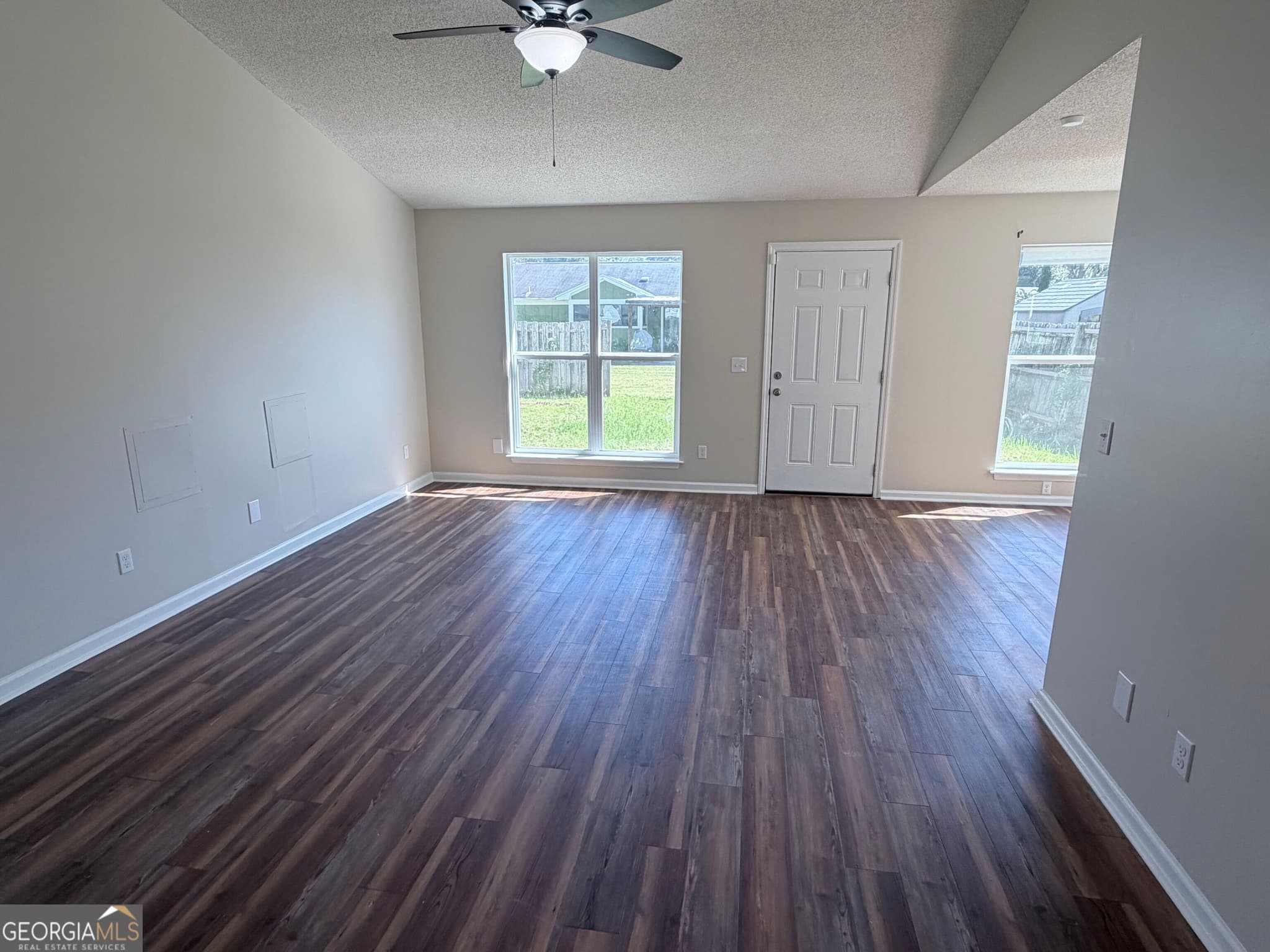 3 bedroom, 2 bathroom, 1,150 sq ft single family residence for rent at 308 Lakeview Drive, Kingsland, GA 31548 for $1,950 a month — photo 2
