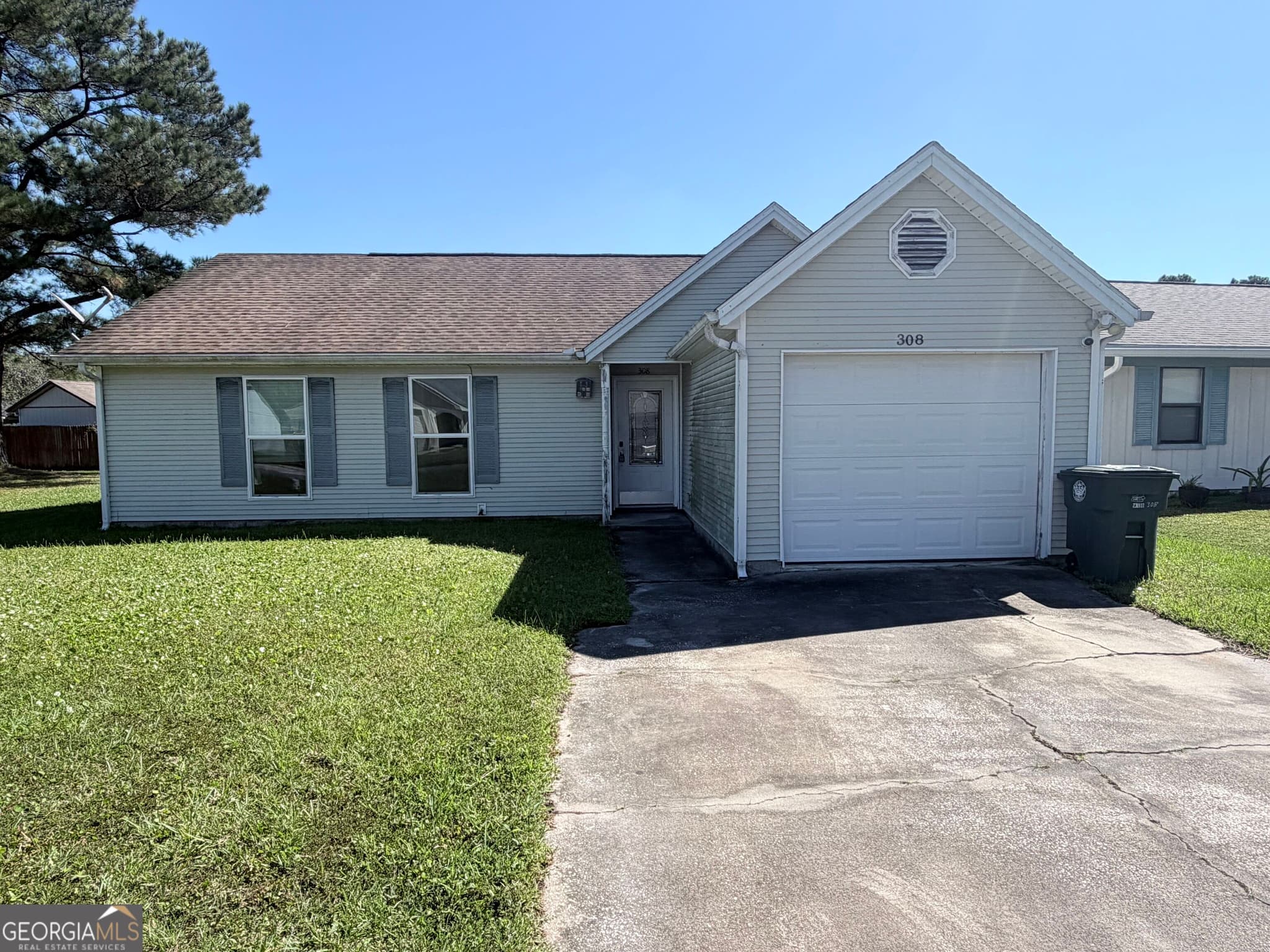 3 bedroom, 2 bathroom, 1,150 sq ft single family residence for rent at 308 Lakeview Drive, Kingsland, GA 31548 for $1,950 a month