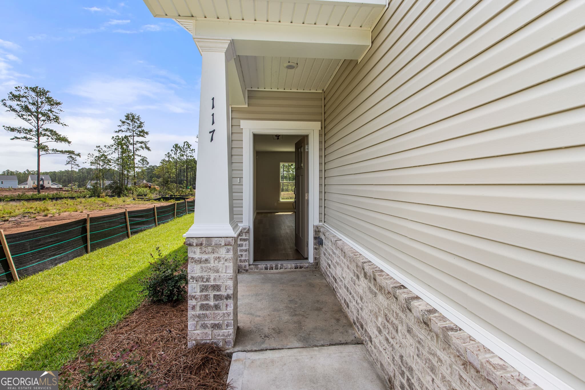 3 bedroom, 2.5 bathroom, 1,617 sq ft single family residence for sale at 117 Brook Drive, Brunswick, GA 31525 — photo 2