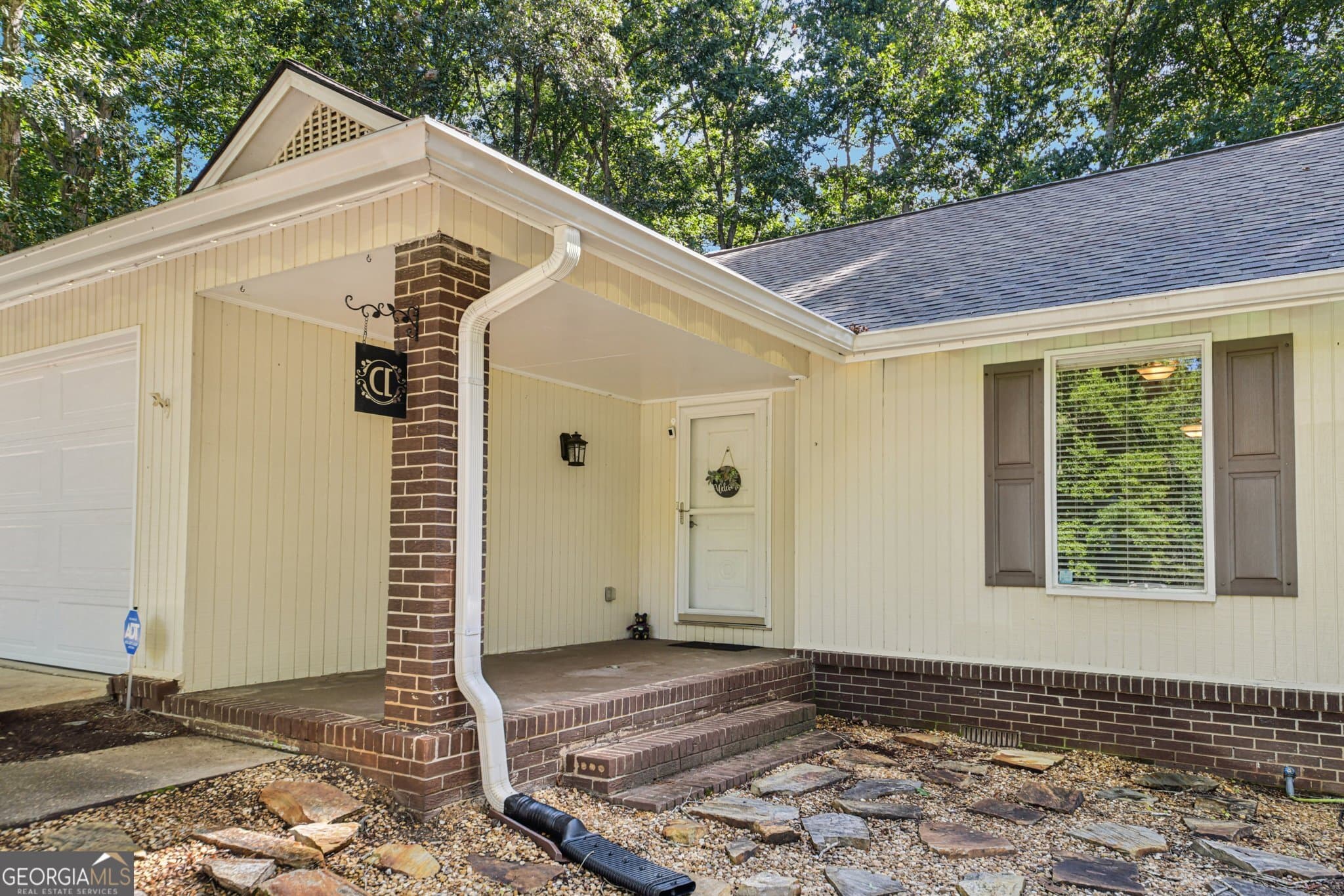 3 bedroom, 2 bathroom, 1,717 sq ft single family residence for sale at 634 Knollwood Circle, Conyers, GA 30094 — photo 4