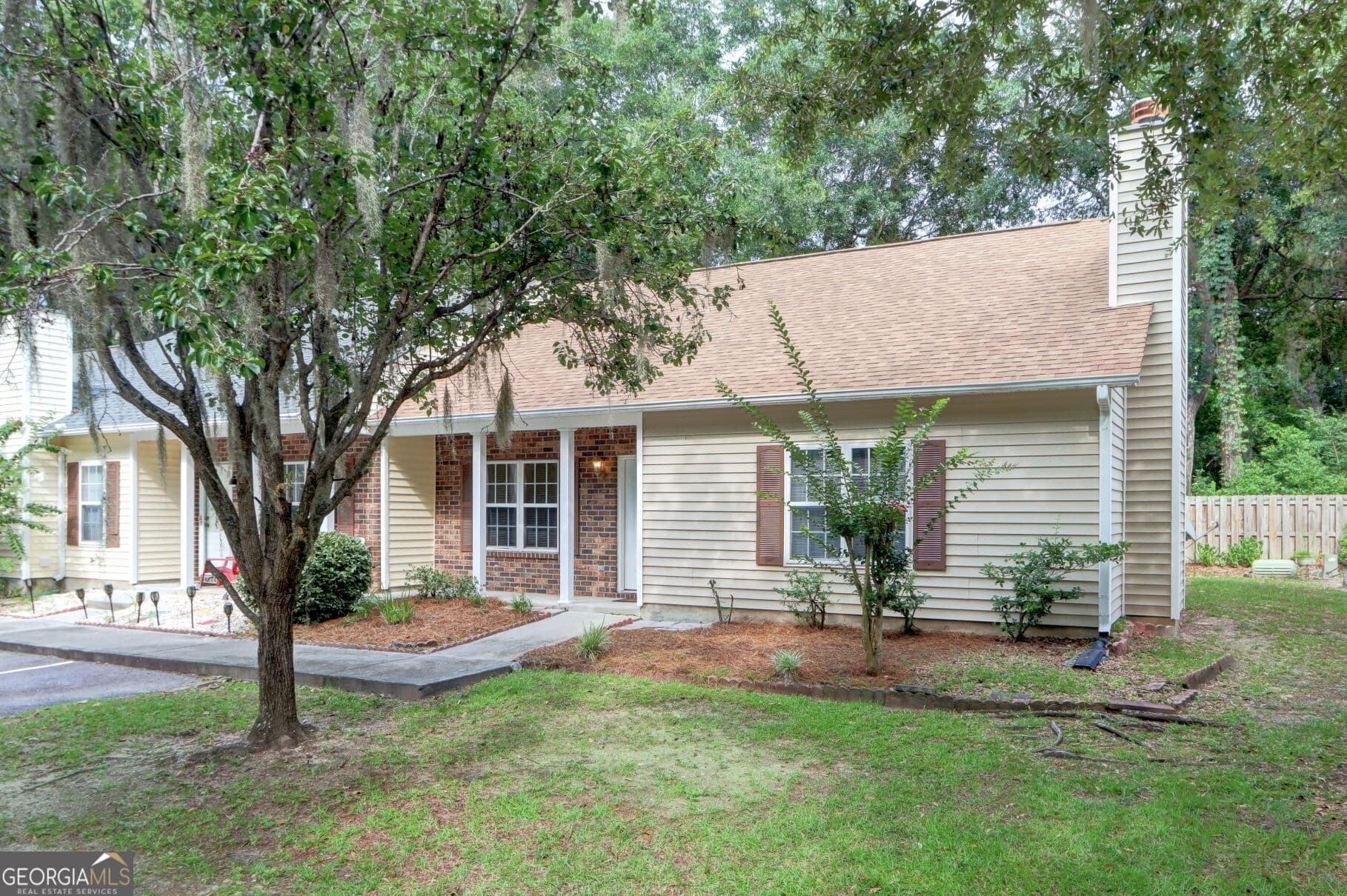 2 bedroom, 2 bathroom, 1,160 sq ft townhouse for sale at 10 Chaintree Drive, Savannah, GA 31419 — photo 6