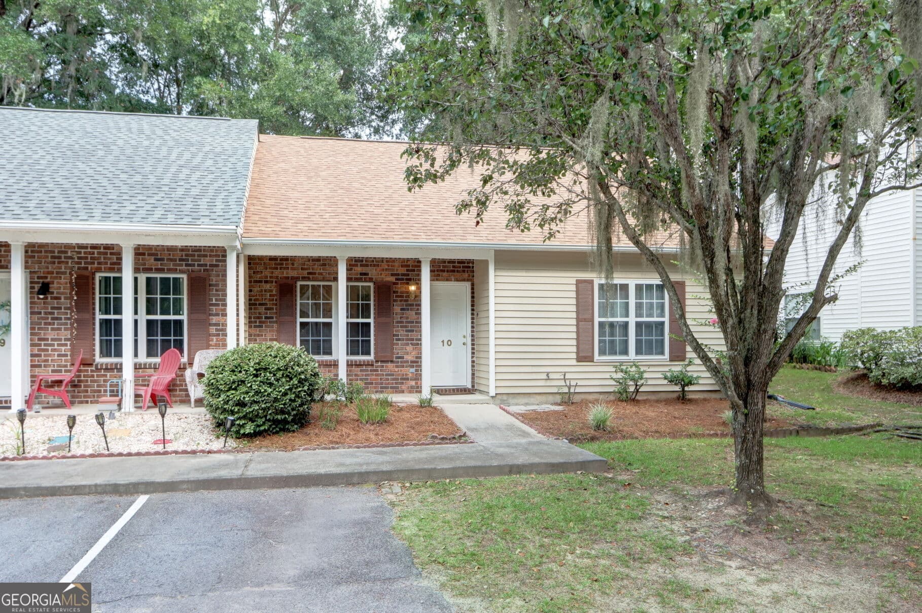 2 bedroom, 2 bathroom, 1,160 sq ft townhouse for sale at 10 Chaintree Drive, Savannah, GA 31419