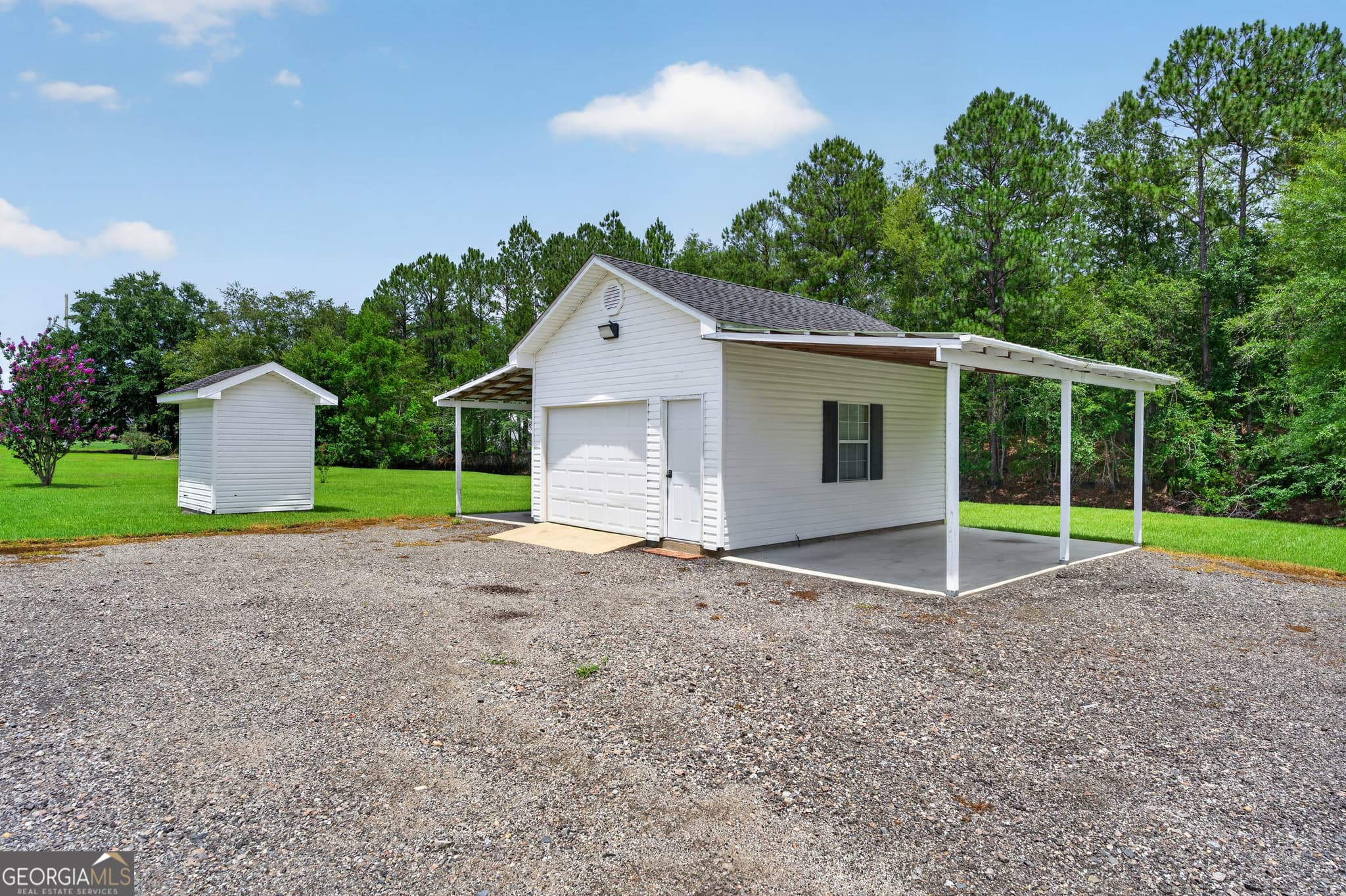 4 bedroom, 2 bathroom, 1,947 sq ft single family residence for sale at 3808 DEER RUN Drive, Blackshear, GA 31516 — photo 8