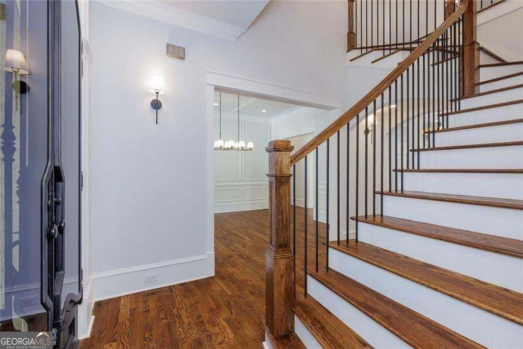 5 bedroom, 5.5 bathroom, 8,874 sq ft single family residence for sale at 10765 Shallowford Road, Roswell, GA 30075 — photo 8