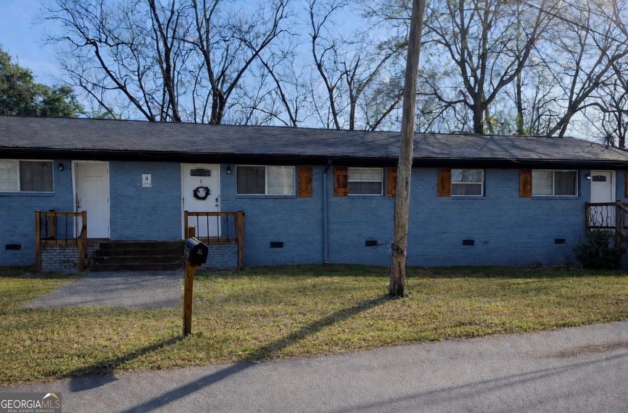 multi family,triplex for sale at 101 King Street, Fort Valley, GA 31030 — photo 1 of 17
