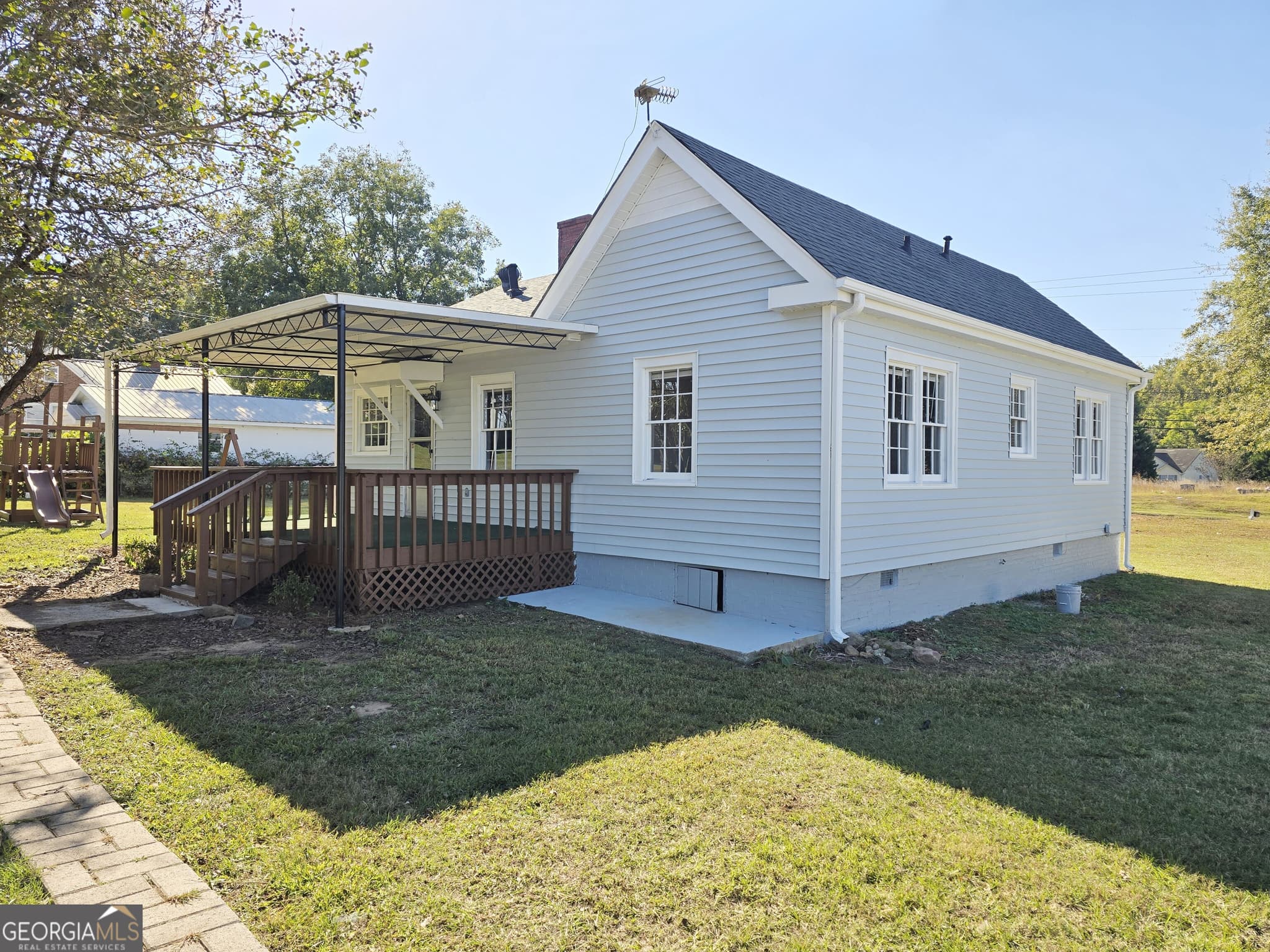 2 bedroom, 1 bathroom, 1,114 sq ft single family residence for sale at 1 Jackson Road, Porterdale, GA 30016 — photo 3