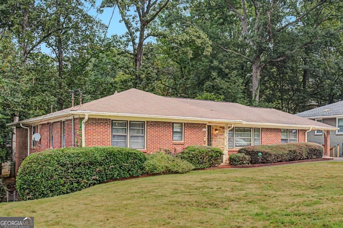 5 bedroom, 4 bathroom, 4,889 sq ft single family residence for sale at 1278 Poplarcrest Circle, Atlanta, GA 30316 — photo 2