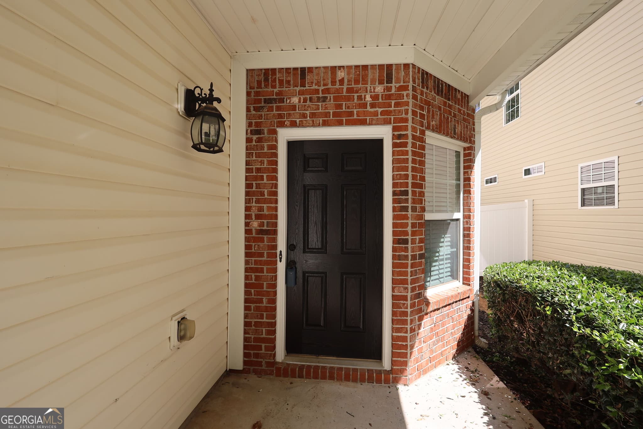 3 bedroom, 2.5 bathroom, 1,808 sq ft single family residence for sale at 2610 Cottage View Way, Cumming, GA 30040 — photo 3