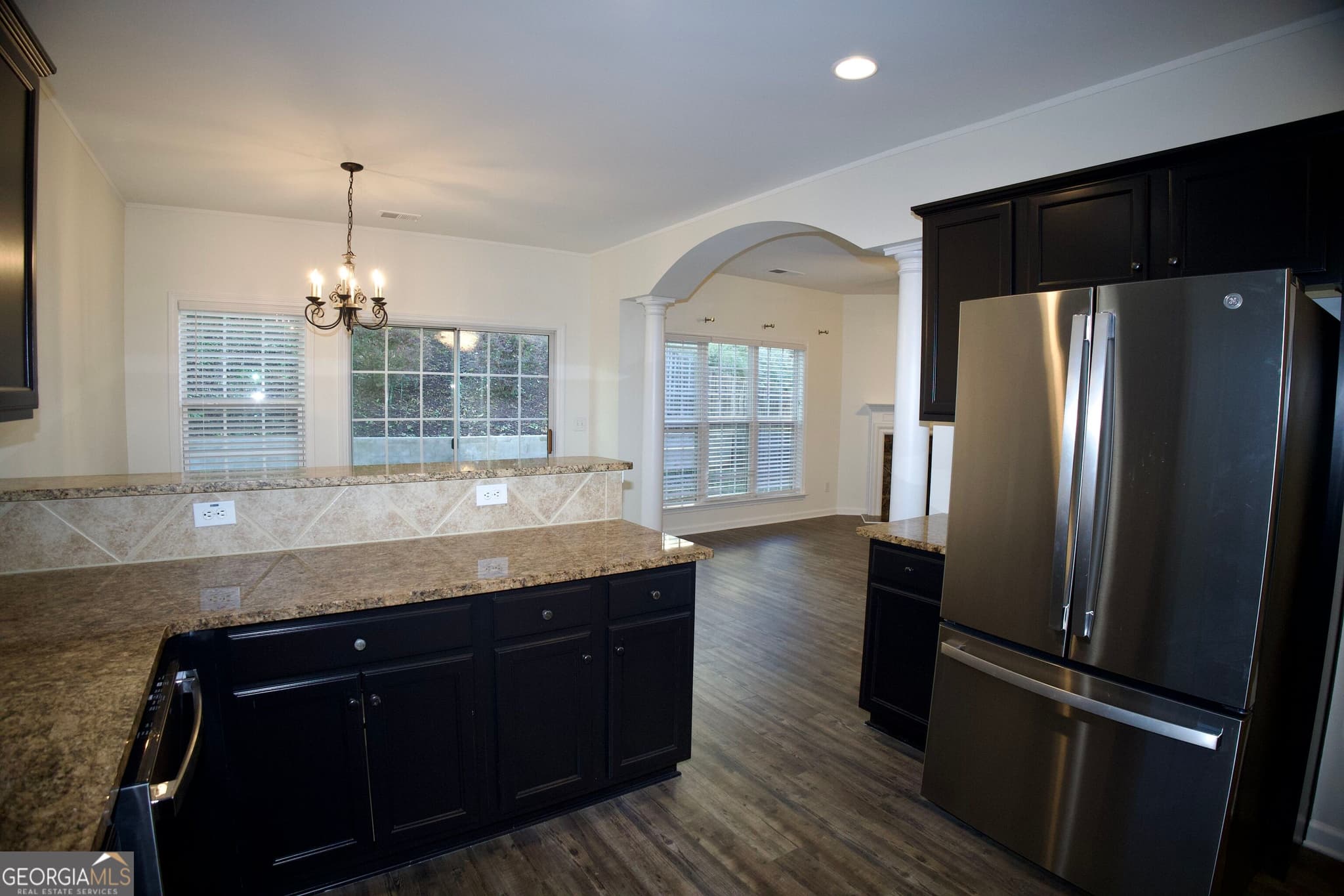 3 bedroom, 2.5 bathroom, 1,808 sq ft single family residence for sale at 2610 Cottage View Way, Cumming, GA 30040 — photo 9