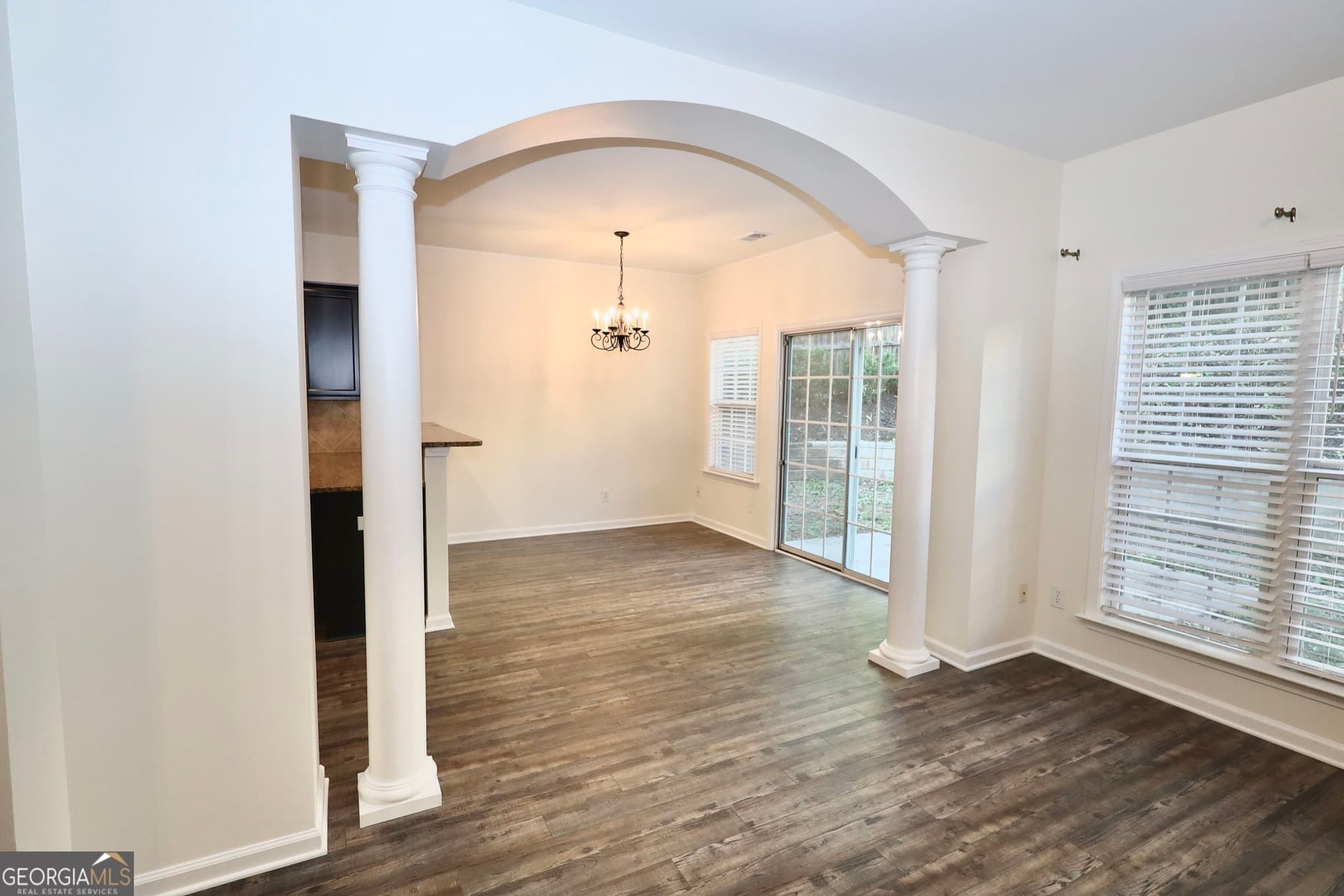 3 bedroom, 2.5 bathroom, 1,808 sq ft single family residence for sale at 2610 Cottage View Way, Cumming, GA 30040 — photo 10