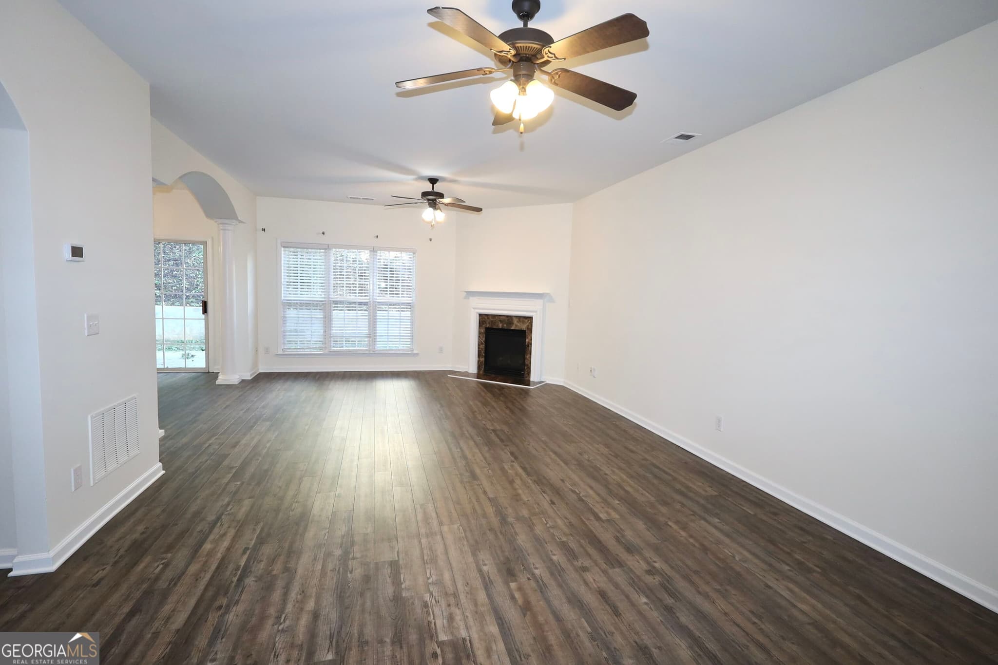 3 bedroom, 2.5 bathroom, 1,808 sq ft single family residence for sale at 2610 Cottage View Way, Cumming, GA 30040 — photo 4