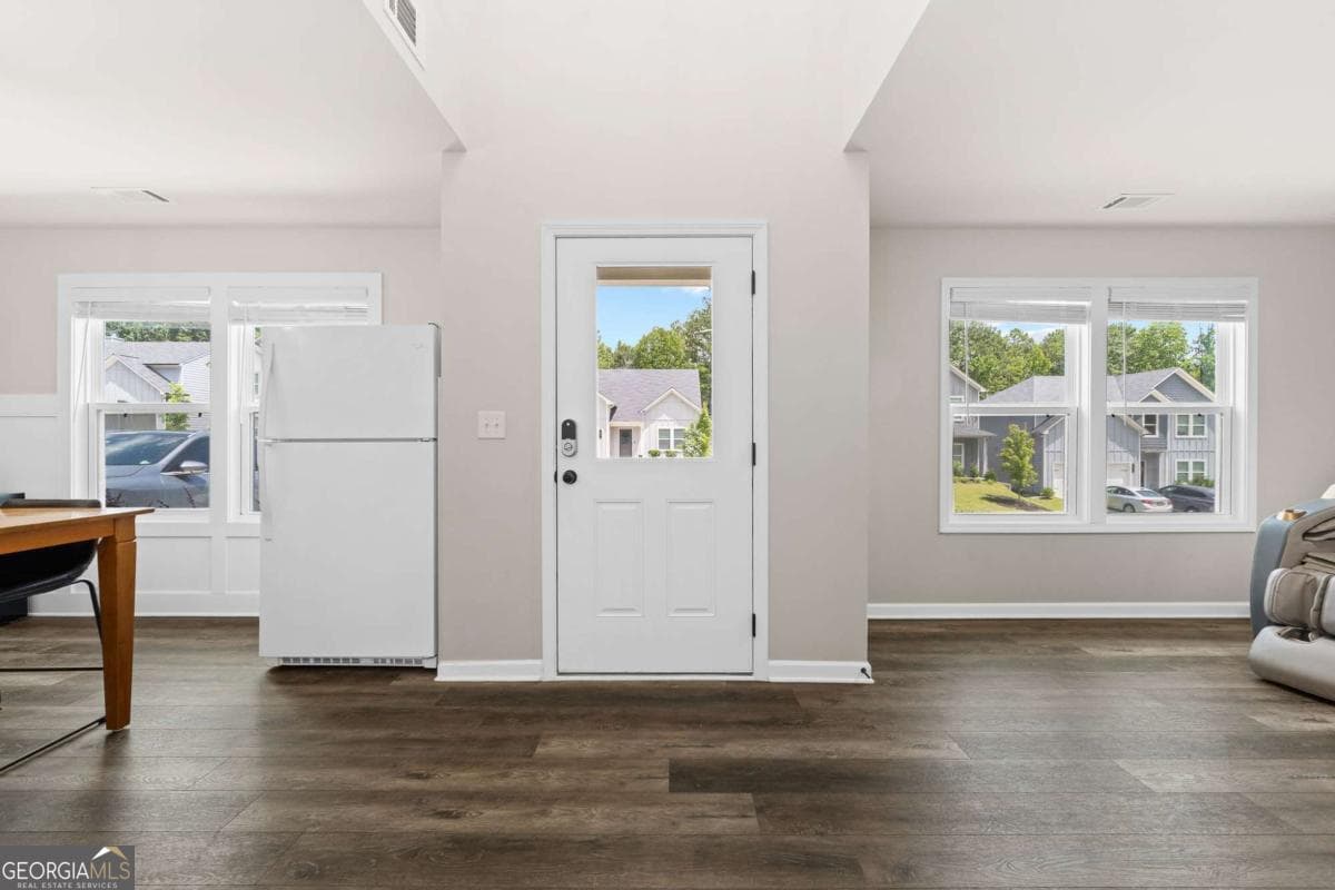 5 bedroom, 3 bathroom, 2,661 sq ft single family residence for sale at 44 Fox Creek Drive, Braselton, GA 30517 — photo 2