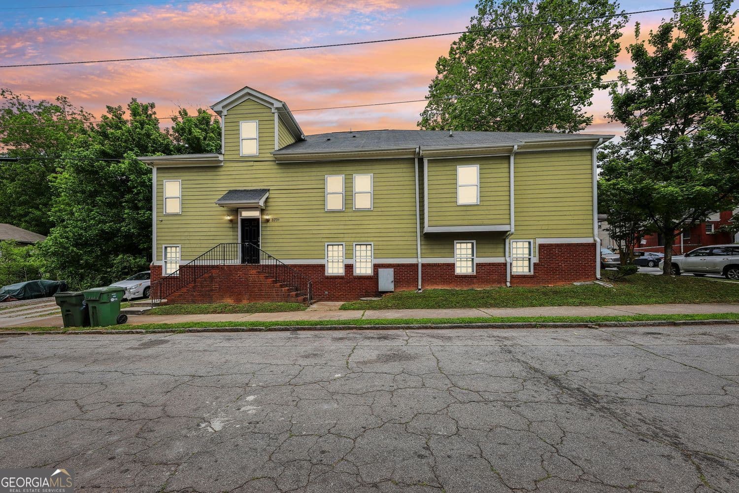 multi family for sale at 879 Parsons Street, Atlanta, GA 30314 — photo 1 of 43