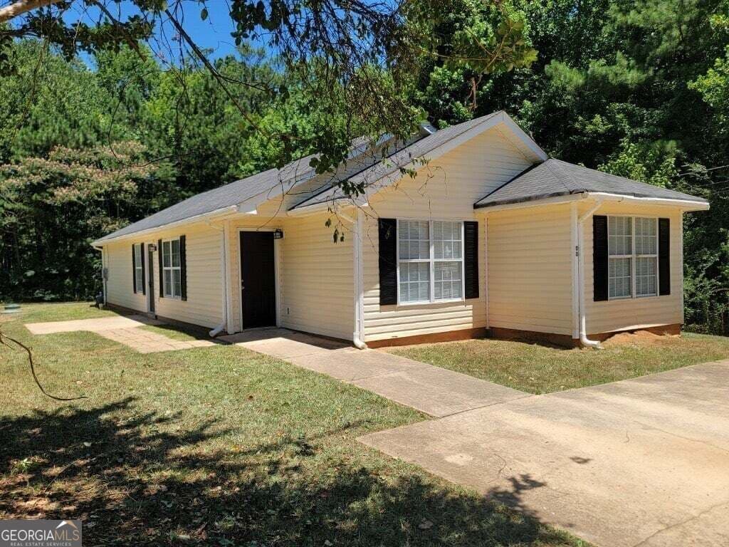 4 bedroom, 3 bathroom, 1,376 sq ft single family residence for sale at 200 Pine Ridge Drive, Carrollton, GA 30117 — photo 2