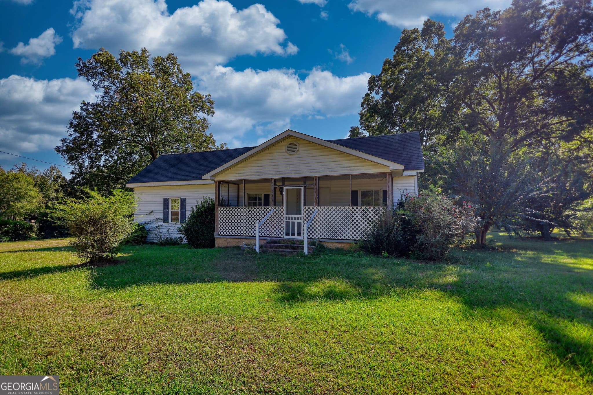 2 bedroom, 2 bathroom, 1,781 sq ft single family residence under contract at 453 Old Greensboro Road, Norwood, GA 30821 — photo 2