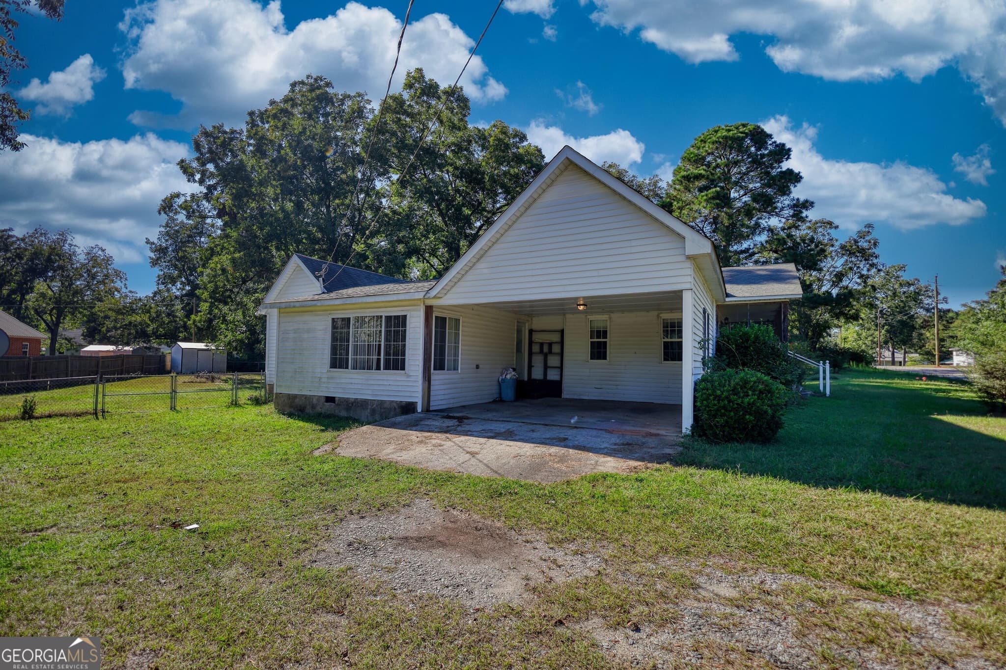 2 bedroom, 2 bathroom, 1,781 sq ft single family residence under contract at 453 Old Greensboro Road, Norwood, GA 30821 — photo 3