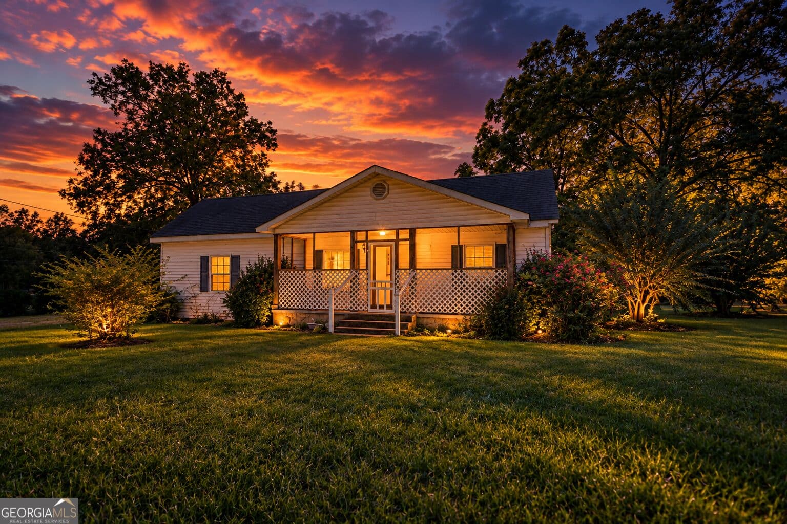 2 bedroom, 2 bathroom, 1,781 sq ft single family residence for sale at 453 Old Greensboro Road, Norwood, GA 30821