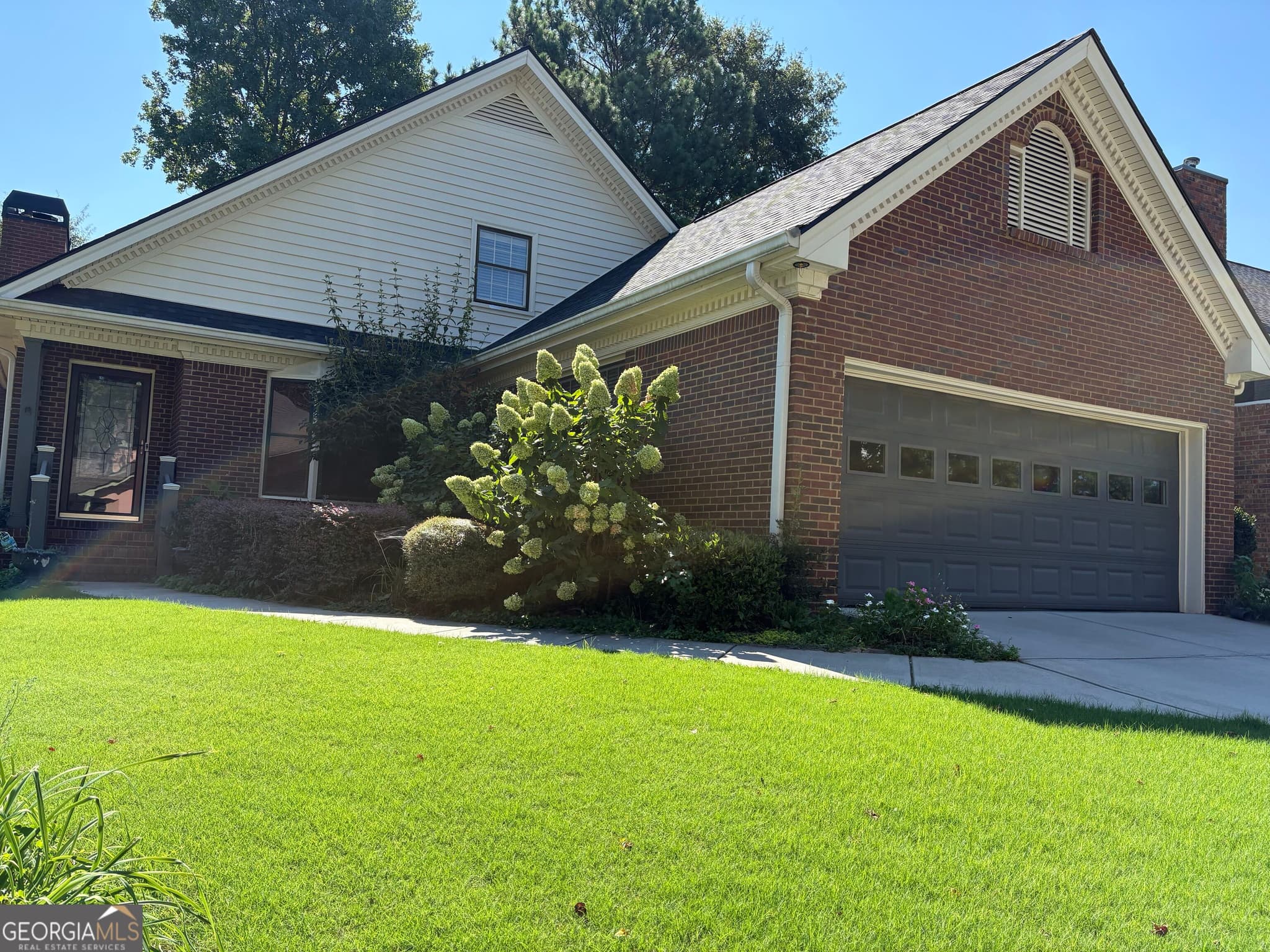 3 bedroom, 2.5 bathroom, 2,221 sq ft single family residence for rent at 1224 Hunters Drive, Stone Mountain, GA 30083 for $2,000 a month — photo 2