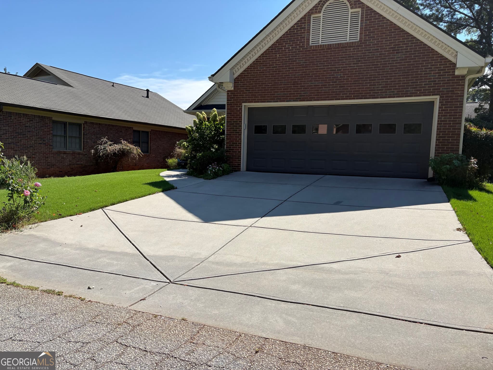 3 bedroom, 2.5 bathroom, 2,221 sq ft single family residence for rent at 1224 Hunters Drive, Stone Mountain, GA 30083 for $2,000 a month