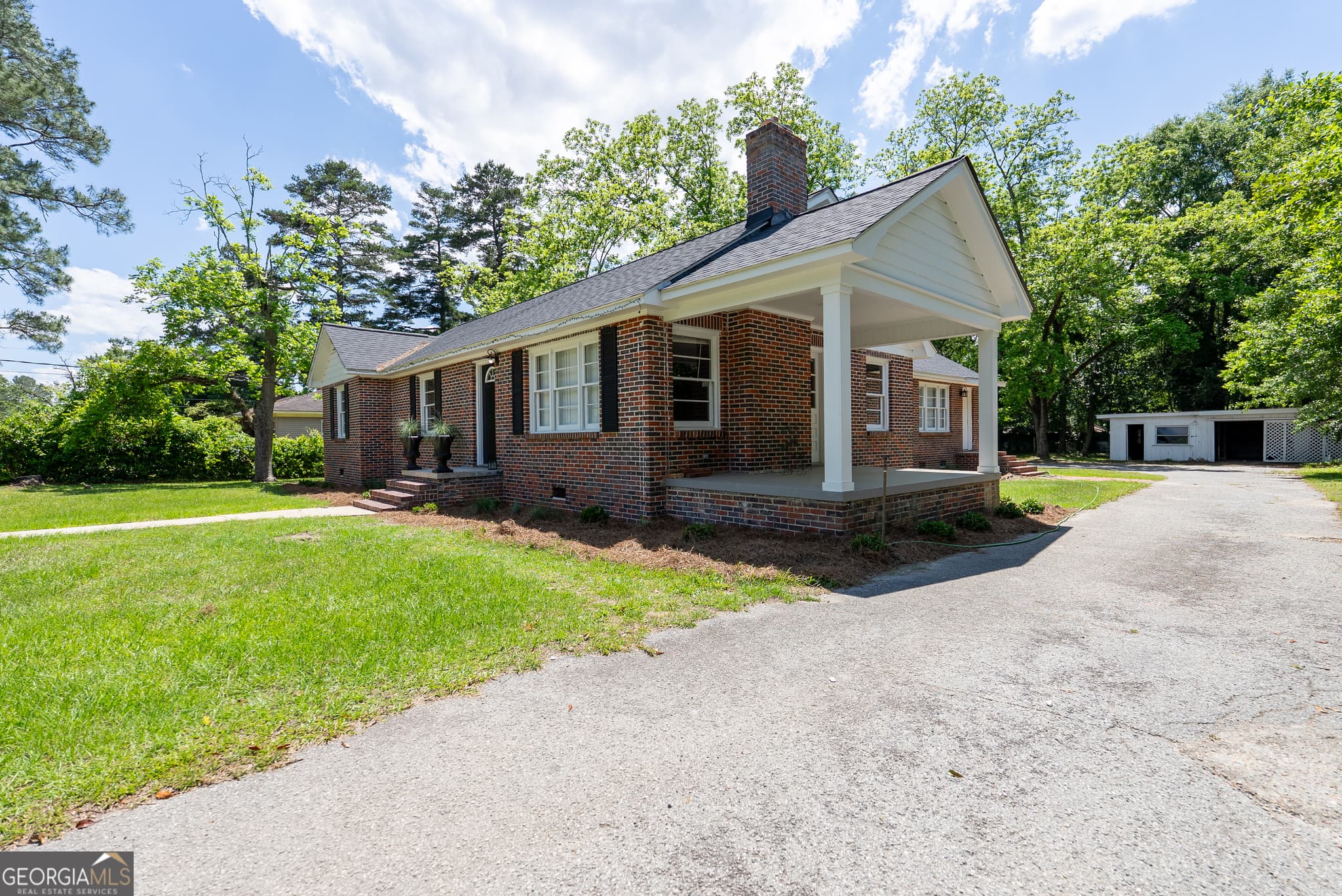 3 bedroom, 2 bathroom, 2,168 sq ft single family residence for sale at 375 Palmer Street, Pelham, GA 31779 — photo 2