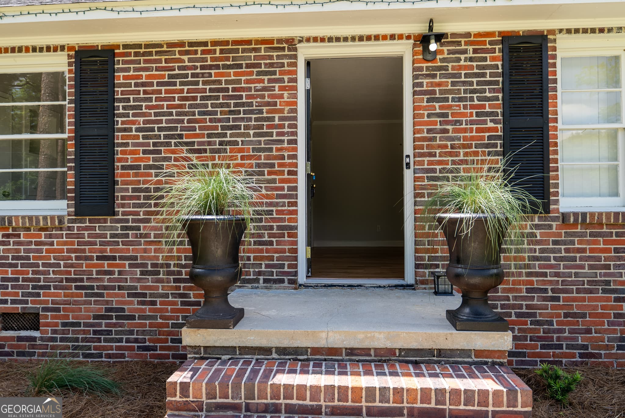 3 bedroom, 2 bathroom, 2,168 sq ft single family residence for sale at 375 Palmer Street, Pelham, GA 31779 — photo 5