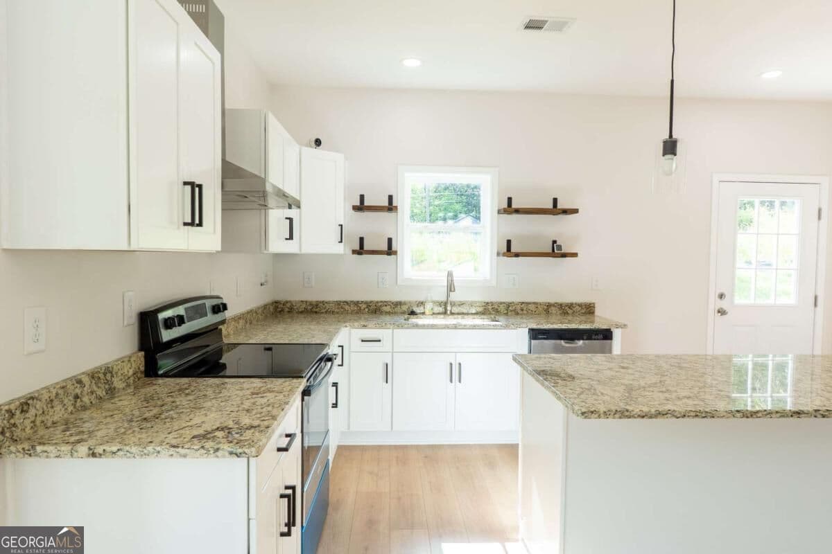 3 bedroom, 2.5 bathroom single family residence for sale at 119 Jackson Street, Rome, GA 30161 — photo 7