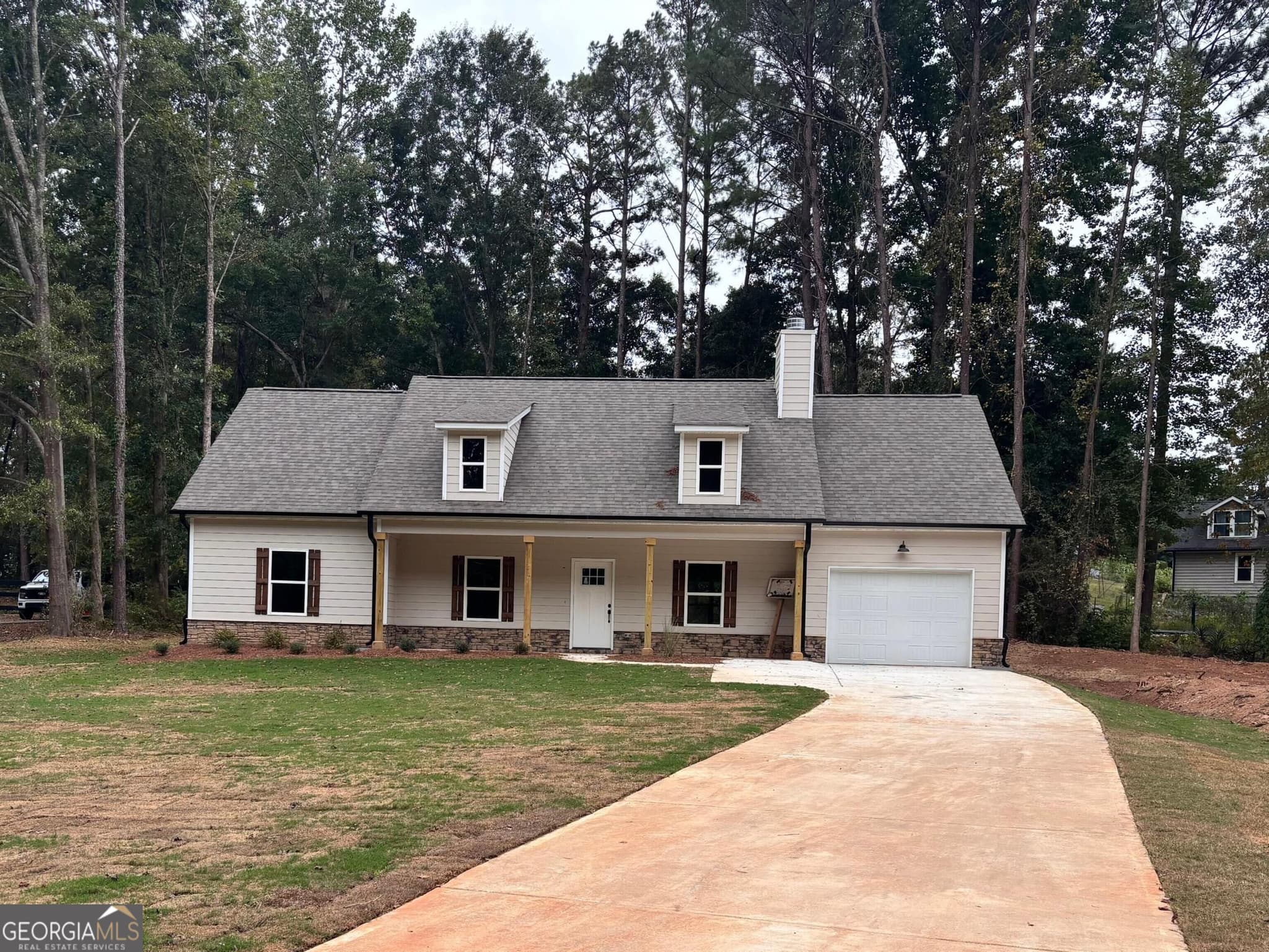 3 bedroom, 2 bathroom, 1,350 sq ft single family residence for sale at 260 Riverbend Drive, Covington, GA 30014