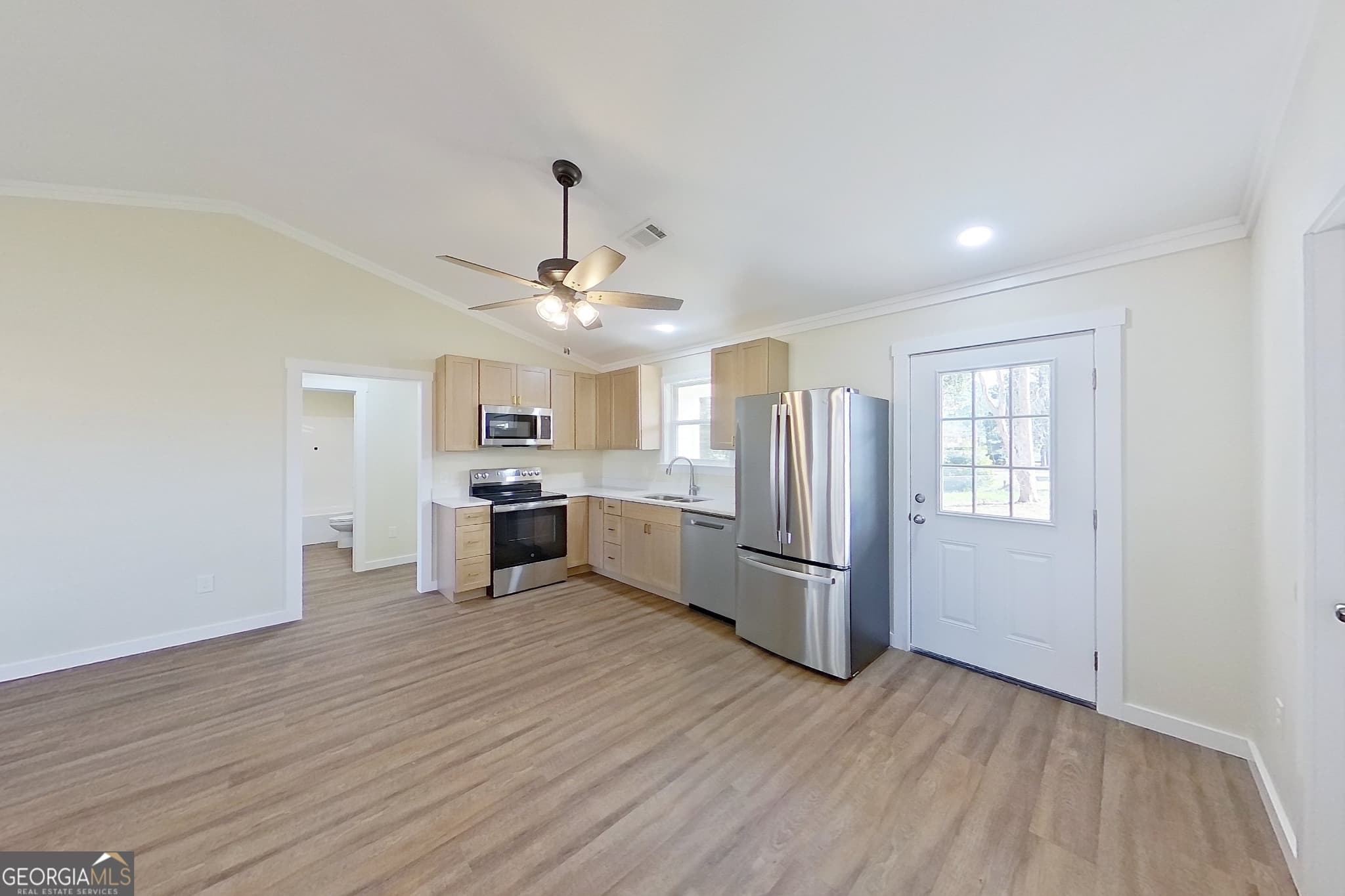 3 bedroom, 2 bathroom, 1,178 sq ft single family residence for sale at 1021 11th Avenue, Moultrie, GA 31768 — photo 10