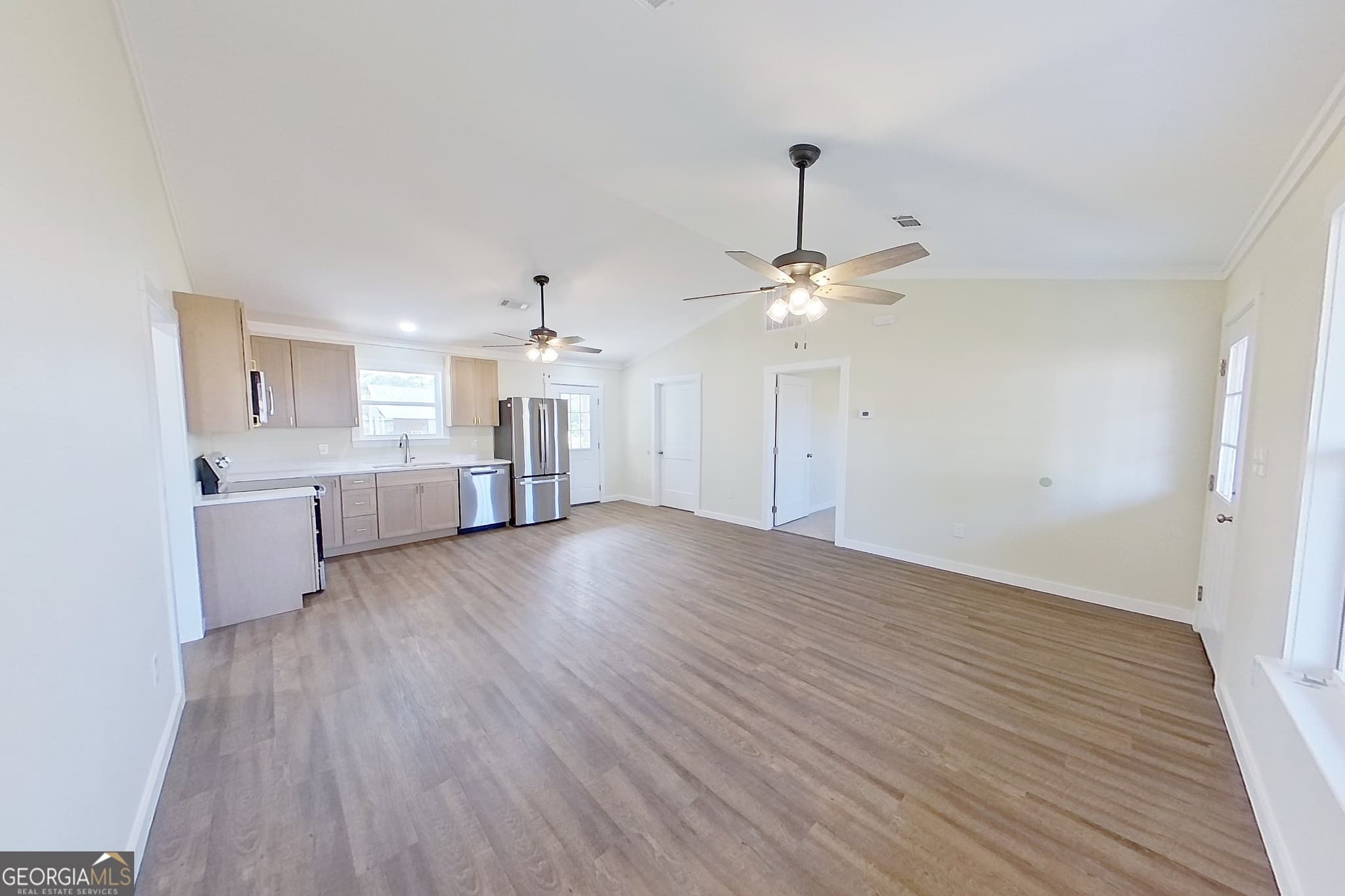 3 bedroom, 2 bathroom, 1,178 sq ft single family residence for sale at 1021 11th Avenue, Moultrie, GA 31768 — photo 8