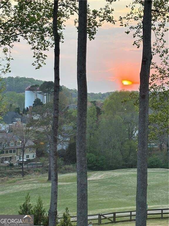 5 bedroom, 4.5 bathroom, 5,061 sq ft single family residence for sale at 4074 Hickory Fairway Drive, Woodstock, GA 30188 — photo 4