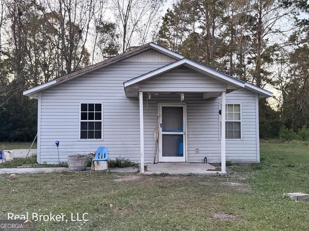 2 bedroom, 1 bathroom, 750 sq ft residential sold at 809 K Street, Waycross, GA 31501