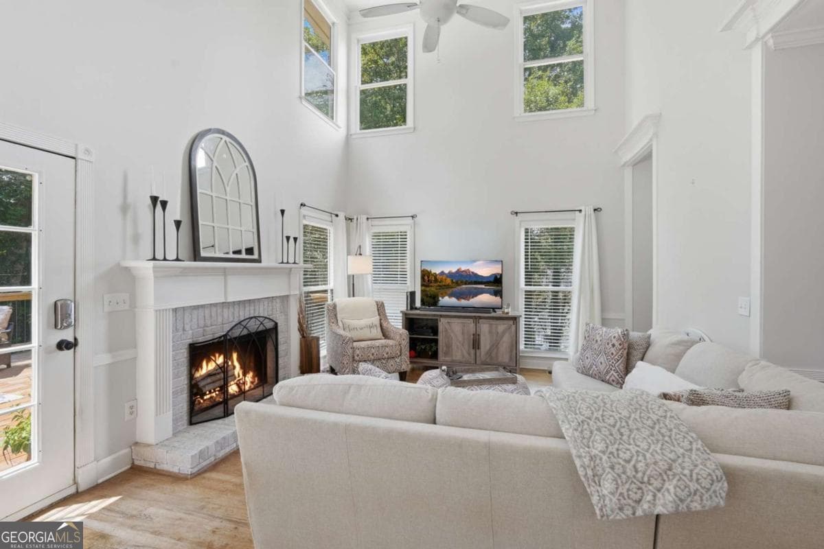 4 bedroom, 2.5 bathroom, 2,068 sq ft single family residence for sale at 5640 Charleston Bay Drive, Cumming, GA 30041 — photo 10