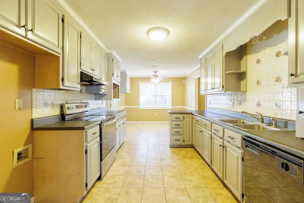 4 bedroom, 2 bathroom single family residence for sale at 5318 Mimosa Circle, Lake Park, GA 31636 — photo 6