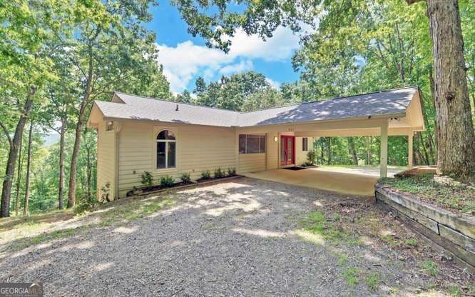 3 bedroom, 2.5 bathroom, 3,436 sq ft single family residence for sale at 581 Ivy Knob Lane, Hayesville, NC 28904 — photo 2