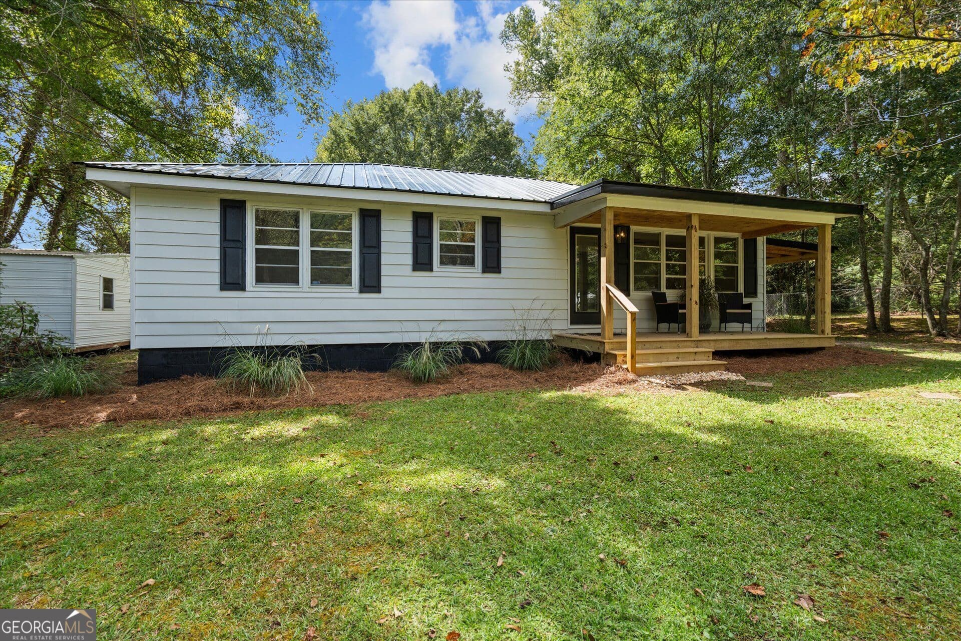 3 bedroom, 1 bathroom, 984 sq ft single family residence for sale at 218 Tarpley Avenue, Bowdon, GA 30108 — photo 5
