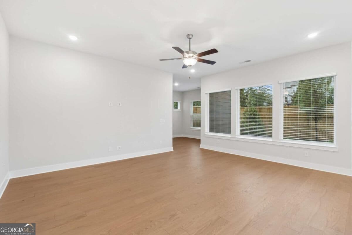 4 bedroom, 4 bathroom, 3,008 sq ft single family residence for sale at 305 Beebalm Street, Woodstock, GA 30188 — photo 9