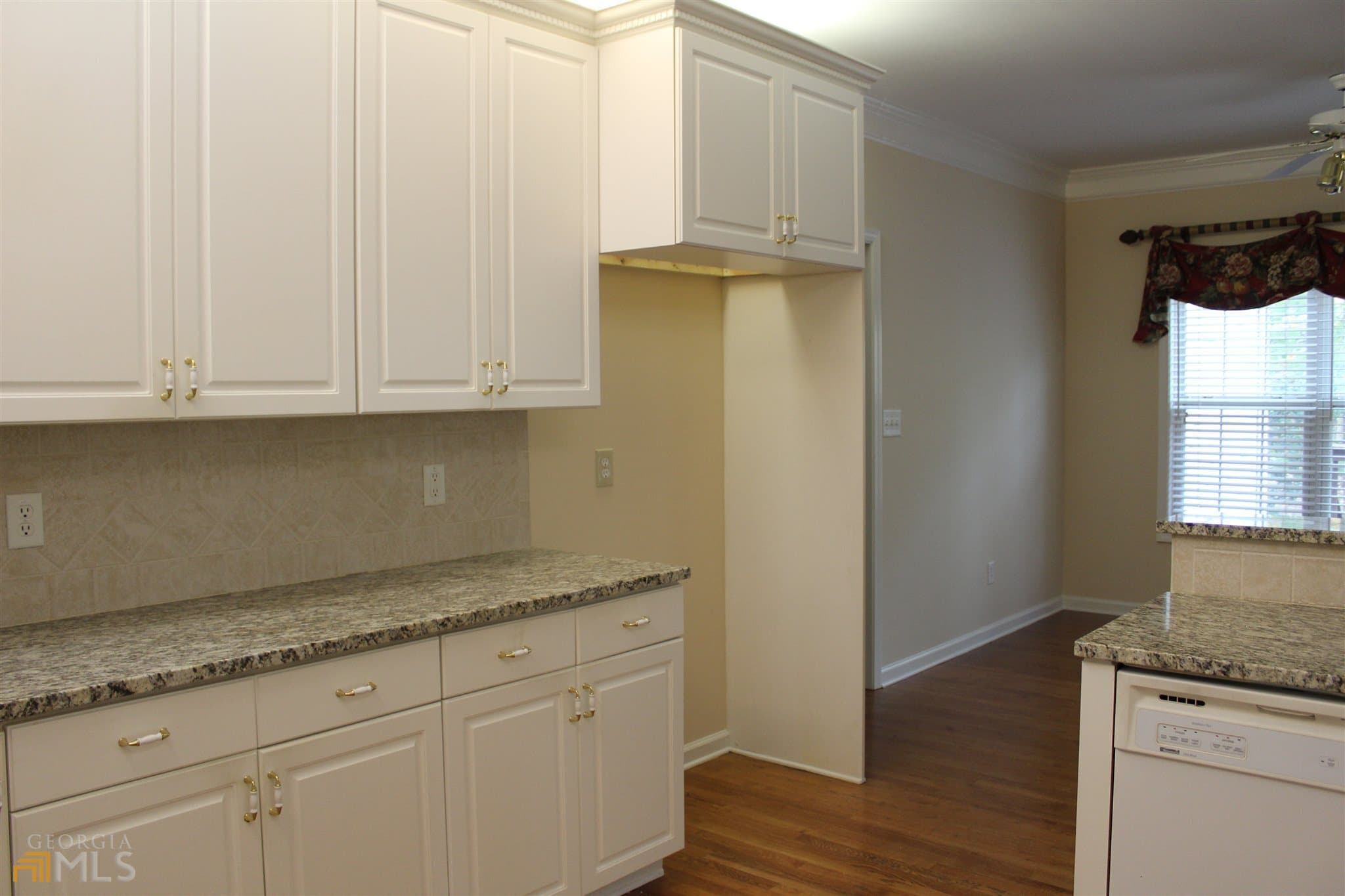 5 bedroom, 3.5 bathroom, 3,756 sq ft single family residence for rent at 149 Walnut Ridge Drive, Hoschton, GA 30548 for $2,600 a month — photo 7