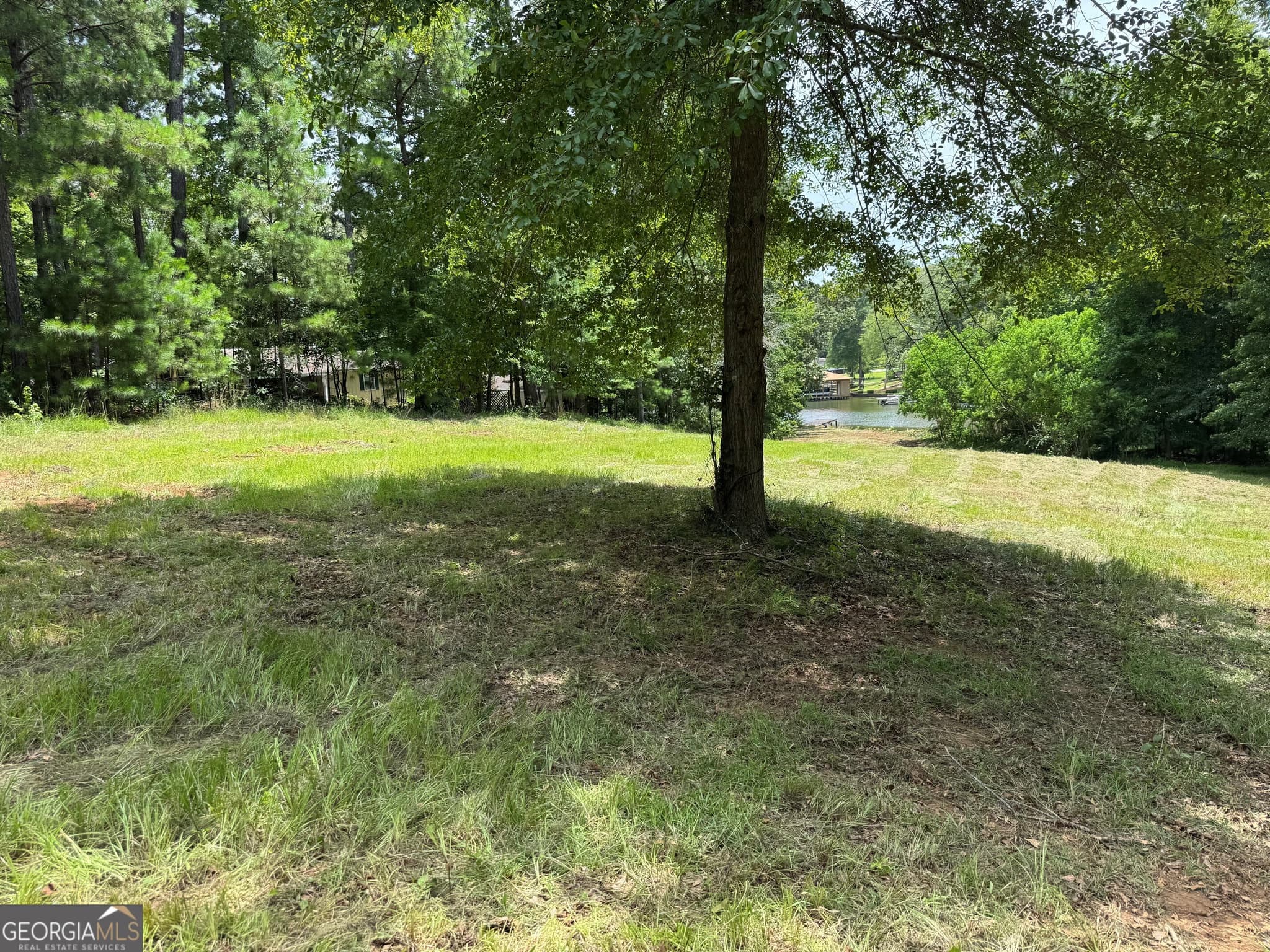 3 bedroom, 2.5 bathroom, 2,365 sq ft single family residence under contract at 102 D S Cay Drive, Milledgeville, GA 31061 — photo 6