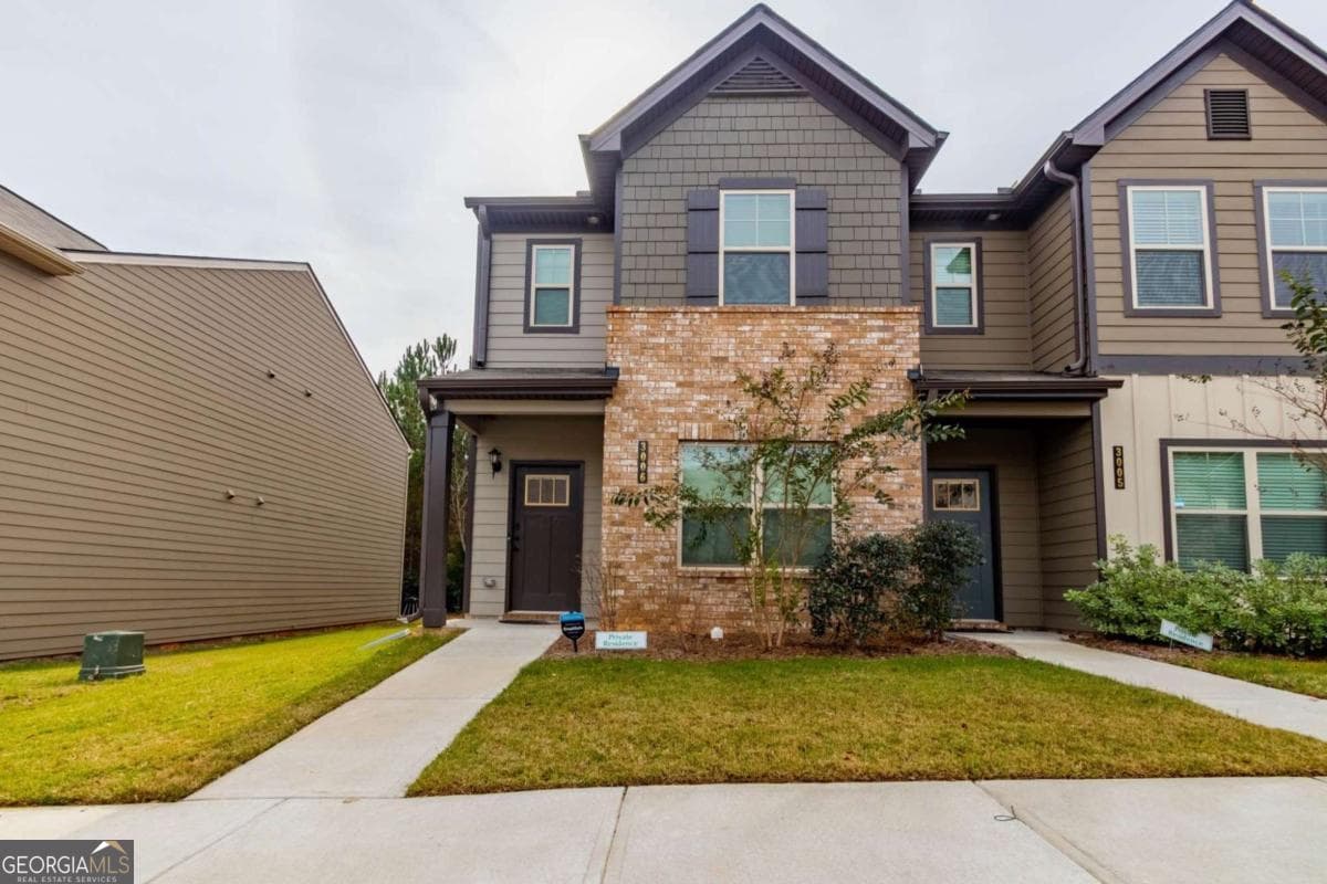 3 bedroom, 3 bathroom, 1,564 sq ft townhouse for rent at 3006 Bayrose Circle 104B, Atlanta, GA 30344 for $2,300 a month — photo 1 of 1