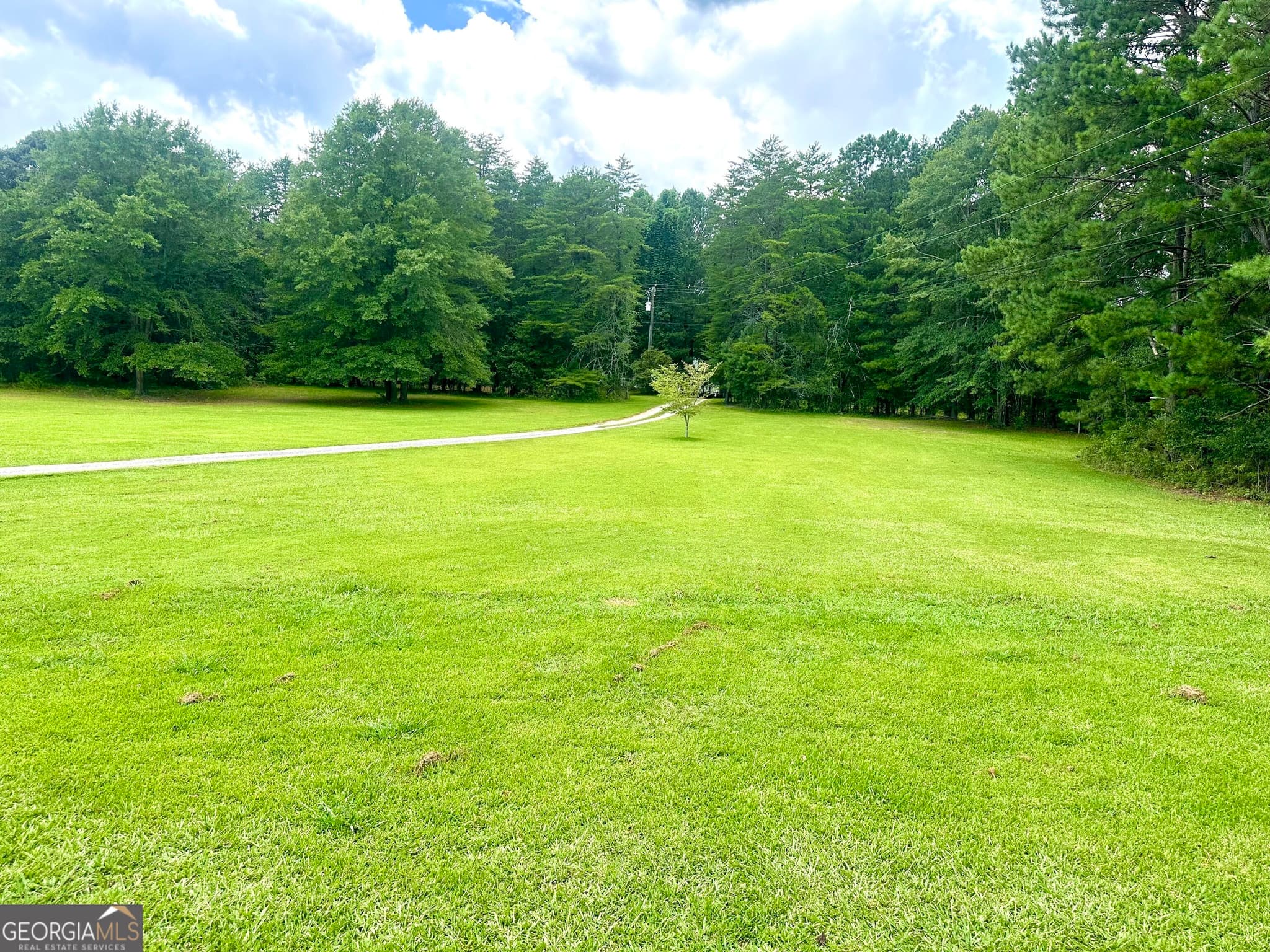 3 bedroom, 1 bathroom, 1,104 sq ft single family residence for rent at 61 Maloy Road, Griffin, GA 30224 for $1,600 a month — photo 3