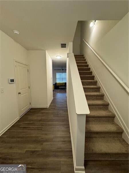 3 bedroom, 2.5 bathroom, 1,421 sq ft townhouse for rent at 3366 Tarian Way, Decatur, GA 30034 for $2,100 a month — photo 2