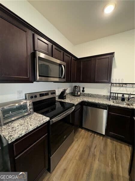 3 bedroom, 2.5 bathroom, 1,421 sq ft townhouse for rent at 3366 Tarian Way, Decatur, GA 30034 for $2,100 a month — photo 6