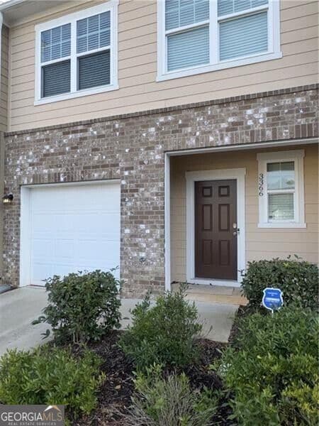 3 bedroom, 2.5 bathroom, 1,421 sq ft townhouse for rent at 3366 Tarian Way, Decatur, GA 30034 for $2,100 a month — photo 1 of 17