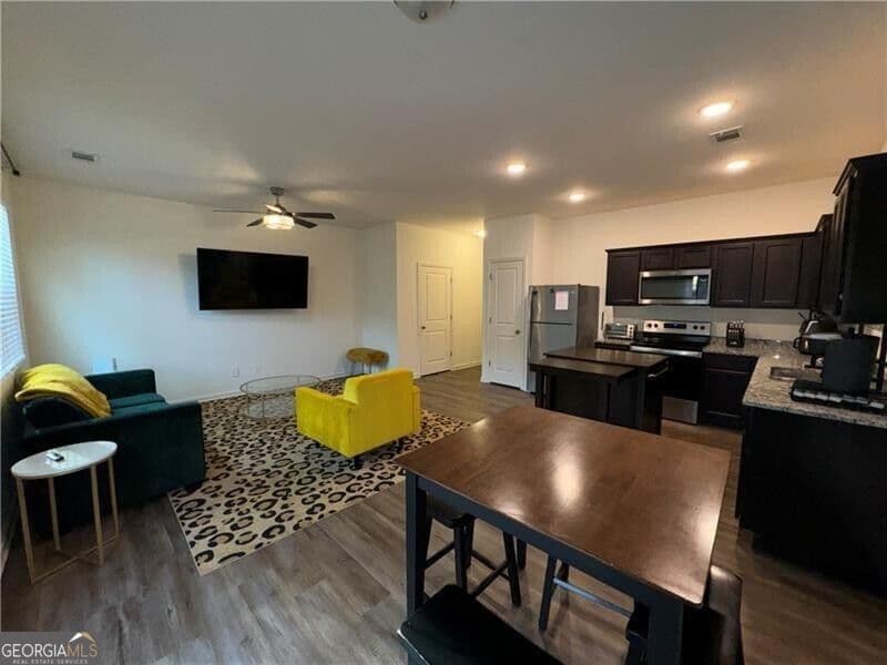 3 bedroom, 2.5 bathroom, 1,421 sq ft townhouse for rent at 3366 Tarian Way, Decatur, GA 30034 for $2,100 a month — photo 4