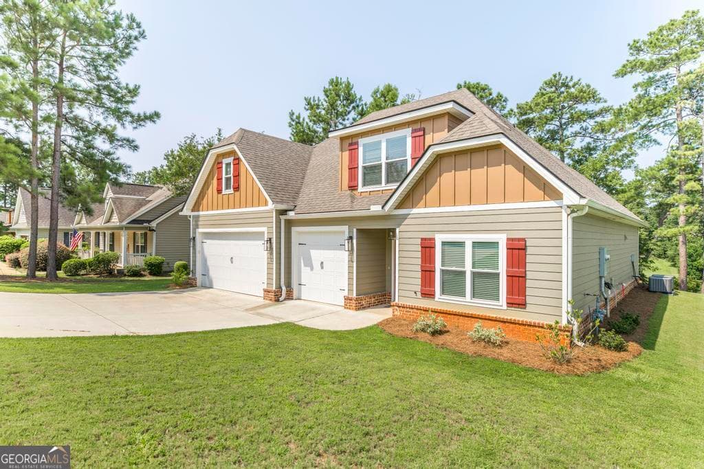 5 bedroom, 4 bathroom, 2,553 sq ft single family residence for sale at 266 Lakeview Drive, Macon, GA 31211 — photo 2