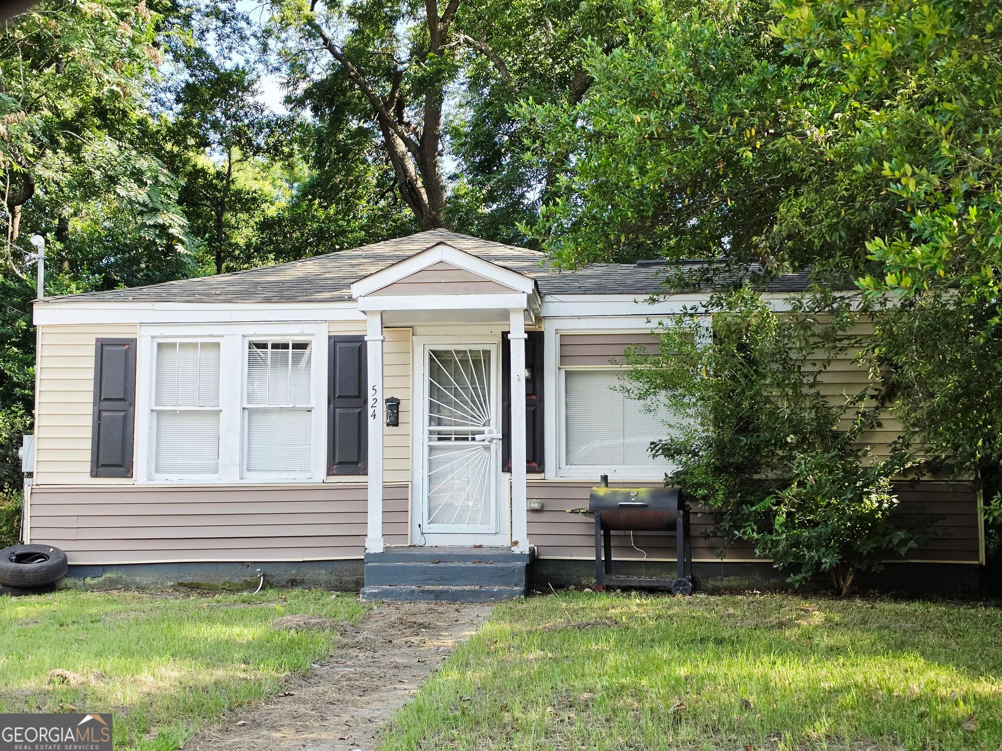 2 bedroom, 1 bathroom single family residence for sale at 524 Crisp Street, Macon, GA 31206 — photo 1 of 1