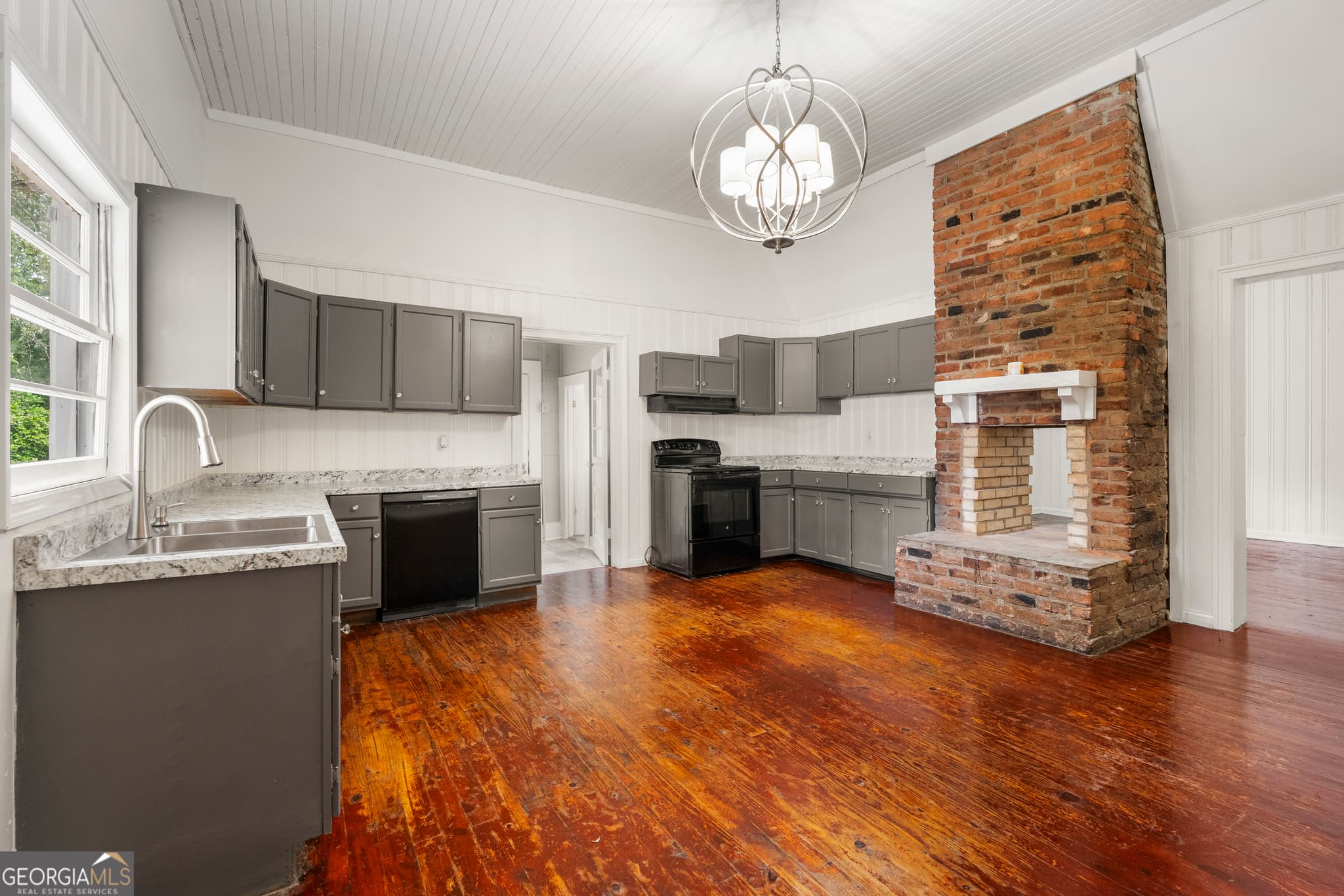 5 bedroom, 2.5 bathroom, 4,965 sq ft single family residence for sale at 210 N 14th Street, Lanett, AL 36863 — photo 10