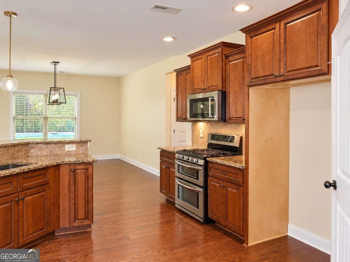 4 bedroom, 3.5 bathroom, 2,939 sq ft single family residence for sale at 260 Timbercreek Estates Drive, Sharpsburg, GA 30277 — photo 5