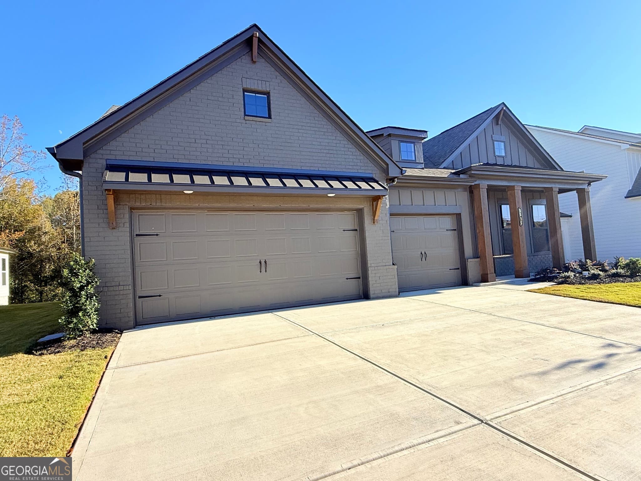 4 bedroom, 3.5 bathroom, 3,121 sq ft single family residence for sale at 5535 Tullis Drive, Gainesville, GA 30507 — photo 2